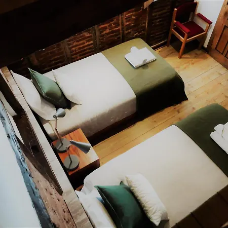 Casa Da Praca Velha Suit Mez. 4 Guest house *